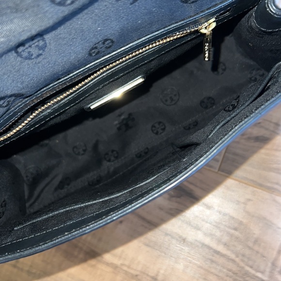 Tory Burch Navy/Ivory Shoulder Bag - Picture 13 of 17